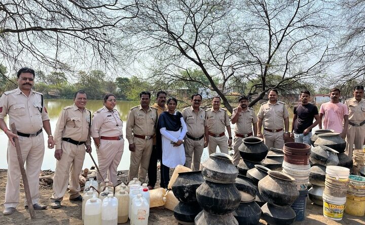दुर्ग ब्रेकिंग: आबकारी विभाग दुर्ग की टीम ने बड़ी मात्रा में जप्त की महुआ शराब एवं लाहन…..