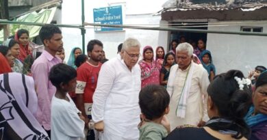 दुर्ग के उरला में ई-रिक्शा ने ढाई साल के बच्चे को रौंदा – अरुण वोरा घटनास्थल पर पहुंचे, कमिश्नर और SP से की सीधी बात