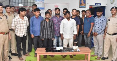 दुर्ग में जुए का भंडाफोड़: खेत में खेल रहे थे दांव, पुलिस ने सबको दबोचा…रेड में 13 गिरफ्तार, भारी रकम जब्त