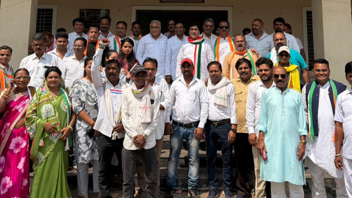 विधानसभा घेराव में कांग्रेसियों ने दिखाई ताकत, दुर्ग से सैकड़ों कांग्रेसजन हुए शामिल