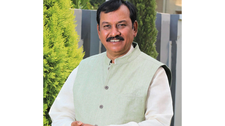 दुर्ग में जनप्रतिनिधि बनाम अफसरशाही…..फोन नहीं उठाते थे अफसर…” सांसद विजय बघेल ने लोकसभा अध्यक्ष तक पहुंचाई शिकायत