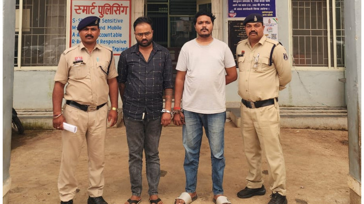 दुर्ग ब्रेकिंग: ऋषभ शर्मा समेत 5 आरोपी गिरफ्तार: दूसरों के नाम पर मोबाइल-AC फाइनेंस कर सेकंड हैंड बाजार में बेचने का खेल, पद्मनाभपुर पुलिस का खुलासा